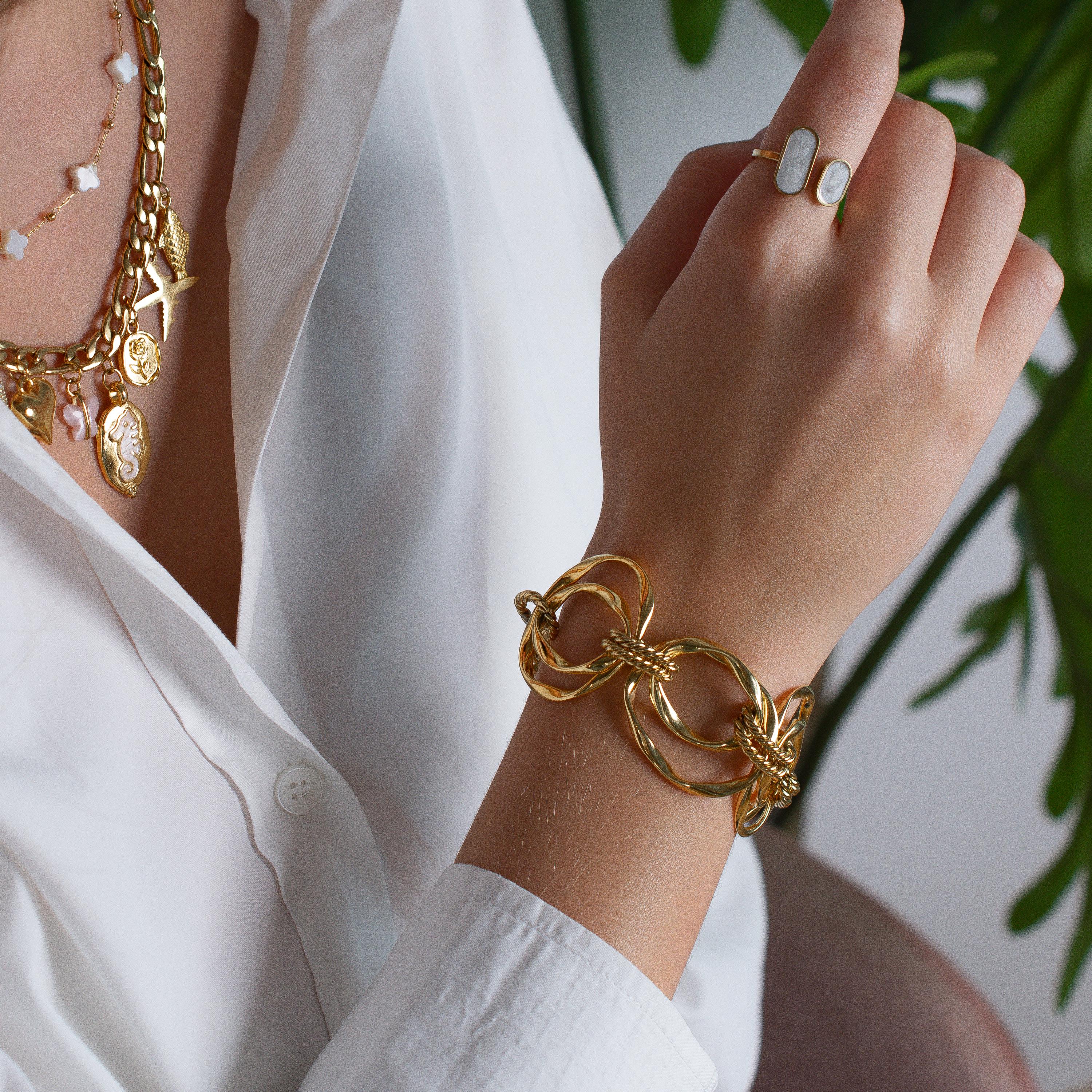 【SACAI】Women's Brass Big Chain Bracelet SACAI | Carabiner Chain Bracelet | Men | Lane Crawford
