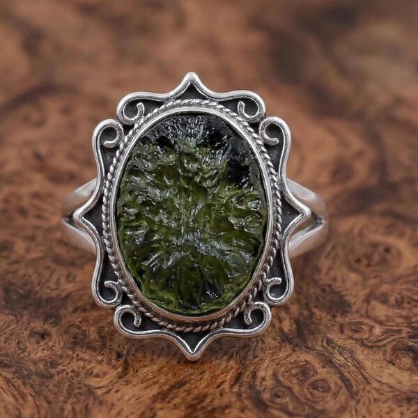 Roher Moldavit Statement Ring - Grüner Tektit Ovaler Ring