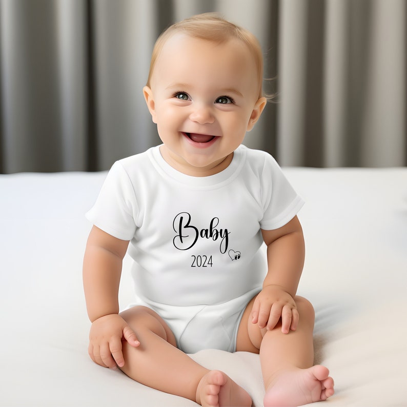 Body bébé blanc cadeau de naissance barboteuse bébé 2024 idée cadeau minimaliste pour baptême body manches courtes Pâques kurzarm - Fußspuren