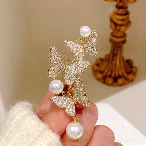 Handgemachte Schmetterling Perle Brosche High-End Diamant Elegante Persönlichkeit Vintage Tier Pins Winter Dekoration Corsage Weihnachten Accessoires.