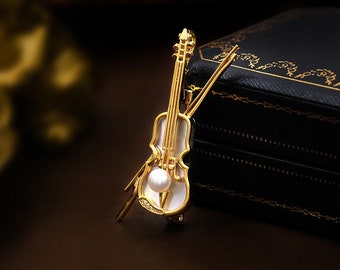 Handmade Natural Pearl Violin Brooch 18k Gold-Plated Diamond Instrument Antique Pin Temperament Vintage Elegant Corsage Christmas Accessory.