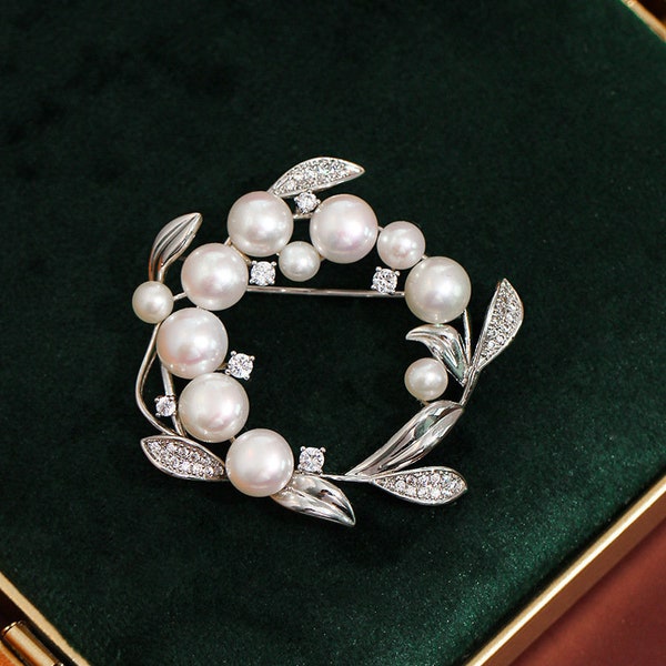 Handmade Freshwater Pearl Garland Brooch 18k Gold-Plated Natural Pearl Crystal Pin Ins Style Vintage Temperament Corsage Wedding Accessories