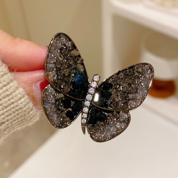 Handmade Black Crystal Butterfly Brooch Gold-Plated Gradient Color Diamond Pin Fantasy Vintage Elegant Corsage Accessories With Gift Box.