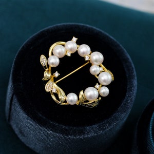 Handmade Freshwater Pearl Garland Brooch 18k Gold-Plated Natural Pearl Crystal Pin Ins Style Vintage Temperament Corsage Wedding Accessories image 5