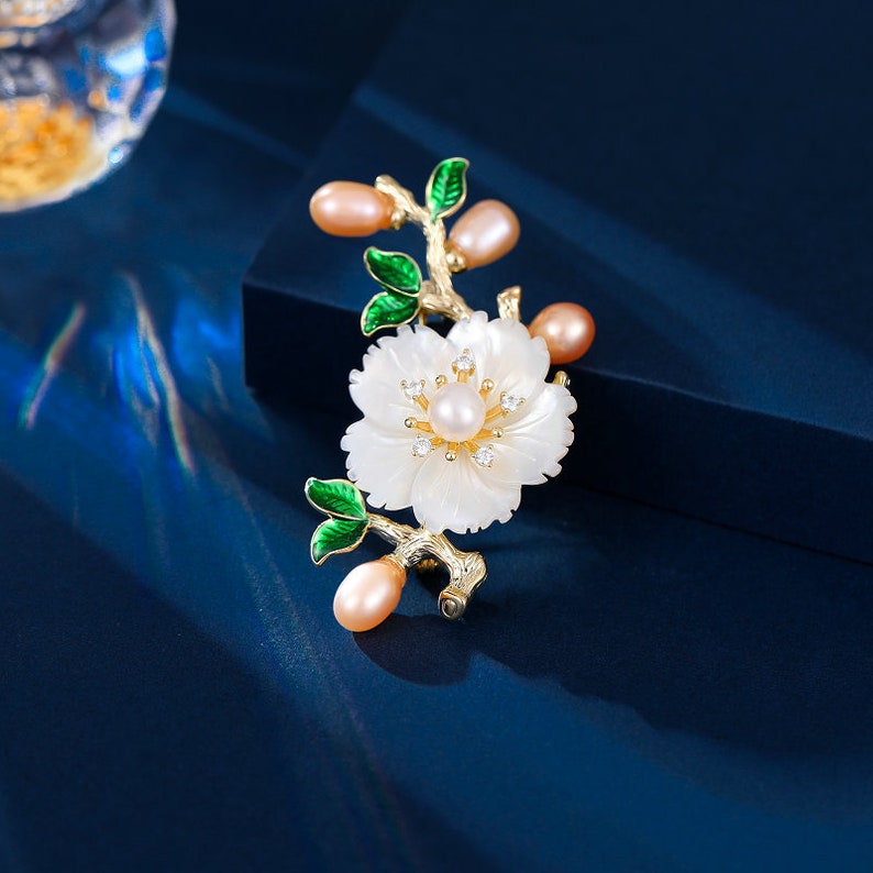 Handmade Freshwater Pearl Flower Brooch Light Luxury Crystal Shell Pins Vintage Temperament Elegant Wedding Corsage Accessories Gift For Mom zdjęcie 1