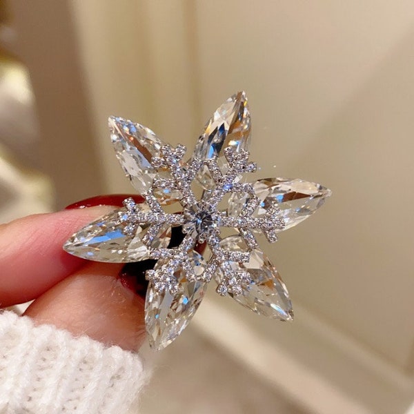 Christmas Brilliant Crystal Snowflake Pin Rotatable Swarovski Crystal Brooch Corsage Handmade Winter Suit Pin GIft For Her And Mother.