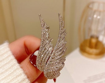 Handmade Diamond Angle Wings Brooch Classic High-End Full Diamond Art Nouveau Pin Exquisite Dazzling Sparkling Unique Corsage Accessories.