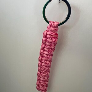 Paracord keychain