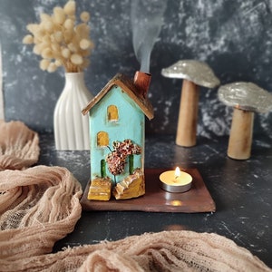 Ceramiczny uchwyt na kadzidełka, Miniaturowy rustykalny domek, Ręcznie robiony miniaturowy domek fantasy, Dekoracja domku, Domek wróżek, Prezenty świąteczne, rustykalny domek