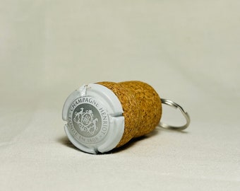 Handcrafted Champagne Cork Keychain - Unique, Henriot champagne , boat keychain, reusable materials , quality gift, champagne gift , winekey