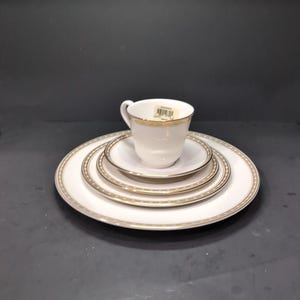 Royal Doulton Cotillion Set, Cream & Marble Border, Gold Trim, 5 Piece Collection, Dining Set, Luxury Tableware