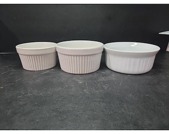 Bali White Ribbed Ceramic Bowl Set Three-Piece Round Glossy China
