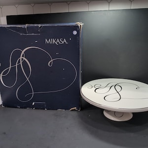 Mikasa Love Story Cake Stand, Piatto per torta con piedistallo, Supporto per piatti da 12&quot;, Espositore per torta nuziale, Eleganti stoviglie