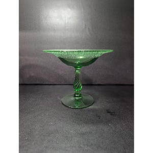 Fostoria Royal Green Uranschale, geätzter Blumenwirbel, Fußkompott, dekorative Schale