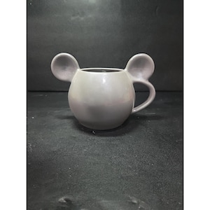 Taza de orejas de Mickey Mouse de Disney, acabado gris plateado brillante, 16 oz, coleccionable de Disney, taza de cerámica NWT imagen 1