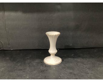 Castiçal vintage Lenox Classic de 15 cm (6") na cor marfim com detalhes em ouro 24k