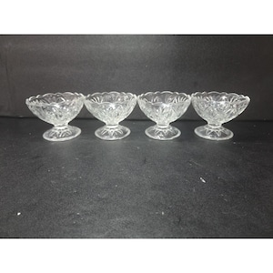 Cut Glass Dessert Bowls. Vintage Sherbet Set of 4, Fan Design, Classic Glassware, Elegant Dining Bowls