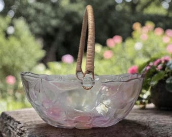 Cesto da giardino in vetro multicolore per interni, con manico in rattan vintage, centrotavola di ricambio, stile country cottage.