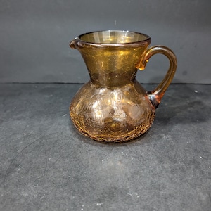 Brocca per lattiera in vetro craquelé ambrato da 4&quot;, utensili da cucina vintage, servizio da tavola in stile fattoria, articoli in vetro retrò