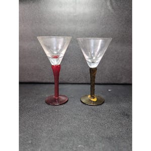 Twisted Stems Schnapsgläser, zweifarbige Schnapsgläser, Schnapsgläser Kollektion, Vintage Barware, Cocktailgläser