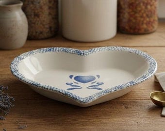 Molde para tartas azul con forma de corazón de esponja, cuenco de gres con efecto salpicado, utensilios de cocina rústicos de estilo campestre, utensilios de repostería vintage