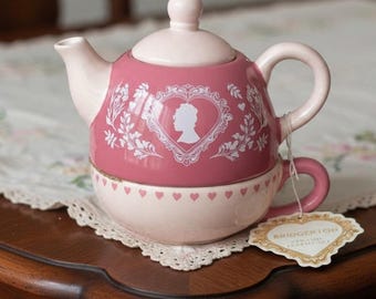 Bridgerton Limited Edition Pink Cameo Design Stacked Romantic Teapot and Cup Set