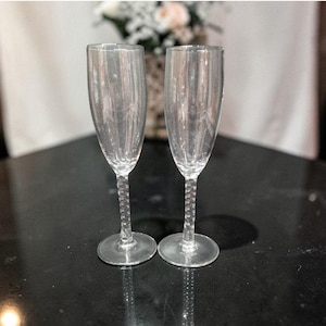 Circleware Silver Swirl Champagne Flutes, Vintage Glasses, Set of 2, Clear Stemware, Replacement Drinkware