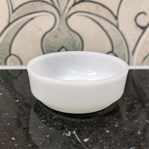 Milk Glass Stackable Soup Bowl, Vintage White No-Handle Dinnerware, Classic Replacement Kitchenware, Collectible Glassware