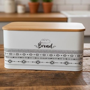 Rektangulär vit brödlåda, förvaringslåda med handtag, skärbrädelock, extra köksredskap, lantkök