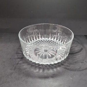 Arcoroc Serving Bowl, Diamond Cut Crystal Glass Bowl, French Starburst Design 9&quot;, Vintage Tableware