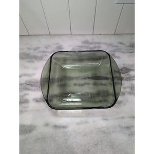 Anchor Hocking 8&quot; Green Baking Dish, 2Qt Square Glass Casserole, Kitchen Pan, Oven Safe Bakeware, Cooking Gift