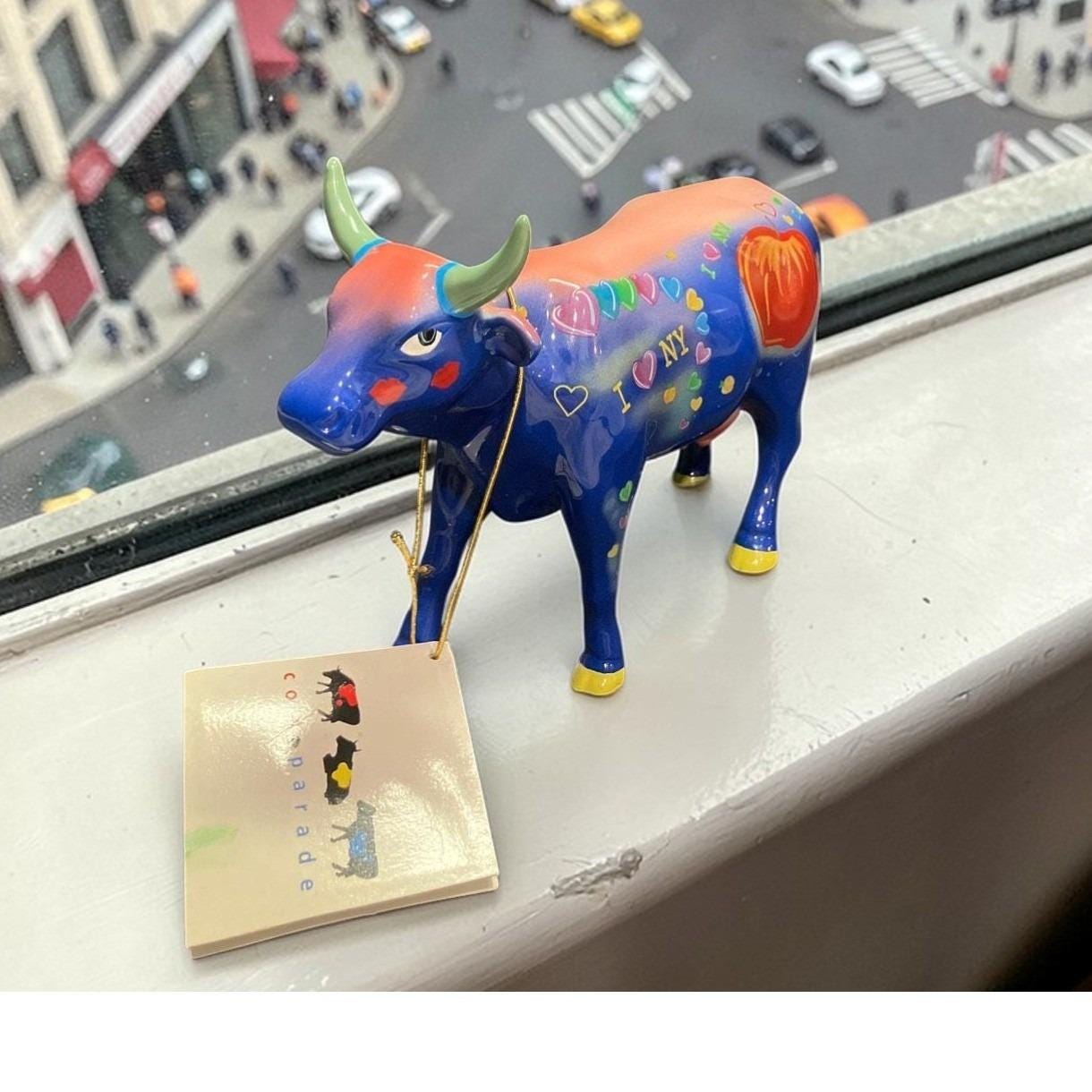 Cow Parade Big Apple Cow Figurine, Westland Giftware, Vintage