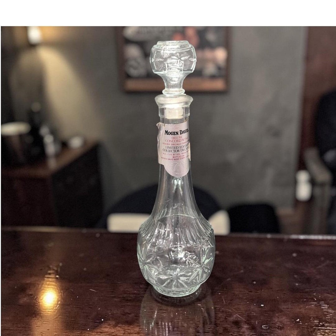 Mogen David Collector's Empty Clear Wine Decanter, 3rd Series