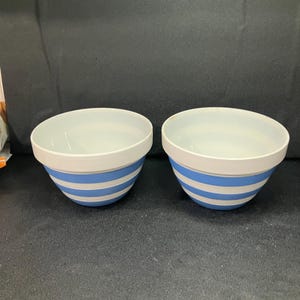 TG Green Cornishware Small Mixing Bowls, Set of 2, Green Shield Logo, Pair of Serving Bowls, Collectible Kitchenware