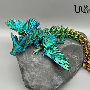Dragon de cristal avec des ailes, imprimé en 3D