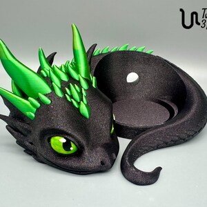 Baby Dragon Stand with Hand-Painted Eyes Compatible with Apple HomePod mini and Amazon Echo Dot Gen.5 Spezialanfertigung