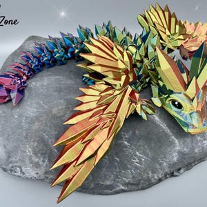 Baby Kristall Drache mit Flügeln