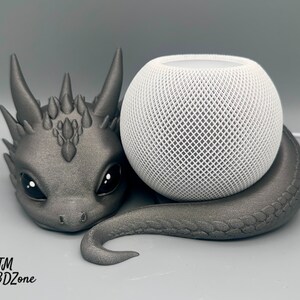 Baby Dragon Stand with Hand-Painted Eyes Compatible with Apple HomePod mini and Amazon Echo Dot Gen.5 Galaxy Silber