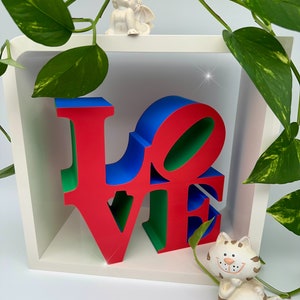 LOVE Skulptur, Inspiriert von Robert Indiana Bild 1