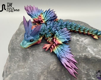 Baby Crystal Wing Dragon Rainbow, beweglicher 3d gedruckter geflügelter Kristalldrache in Regenbogenfarben und handbemalten Augen