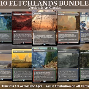Puede incluir: Un conjunto de diez cartas coleccionables de Magic: The Gathering titulado 10 Fetchlands Bundle Version 2: Art Classics. Las cartas presentan ilustraciones de paisajes, incluyendo Verdant Catacombs, Bloodstained Mire, Marsh Flats, Arid Mesa y Scalding Tarn.