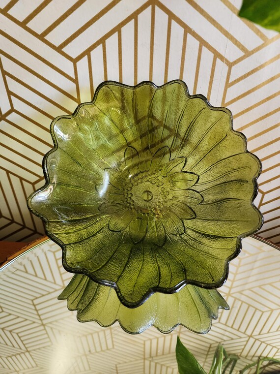 Vintage Indiana Glass Company Avacodo Green Sunflower Bowl