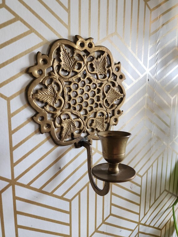 Vintage Ornate Brass Wall Sconce with Leaf Detail