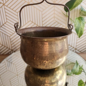 Round Brass Hammered Cachepot Jardinière with Handle, Planter