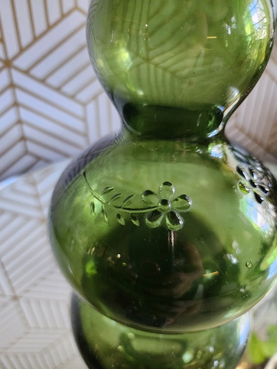 Vintage Double Gourd Green Glass Bottle Gurgle Shaped Vintage Double Gourd Green Glass Bottle Gurgle Shaped