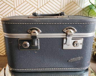 Vintage Gray Traincase Travalong by Neevel, Hard Luggage - Lucite Handle Mirror - Cosmetics Travel Case - Retro Suitcase