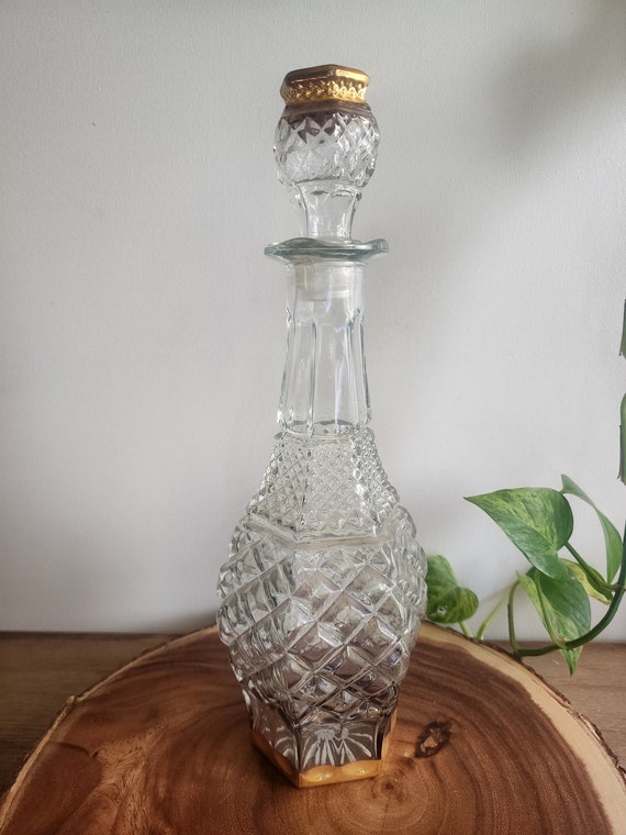 Anchor Hocking Crystal Decanter Wexford Clear Pattern 14.5" Tall with Gold Accent