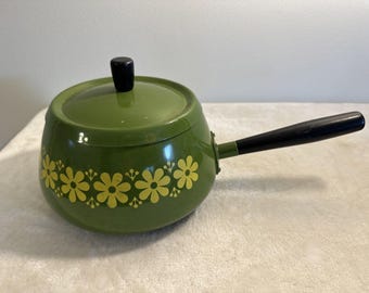 1960年代ヴィンテージ アボカドグリーン フォンデュ鍋 蓋付き 木製ハンドル エナメル