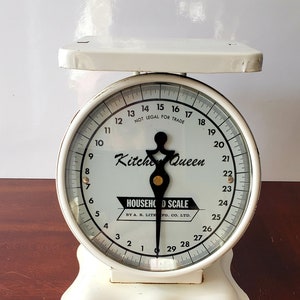 Vintage Kitchen Queen Household Weight Scale