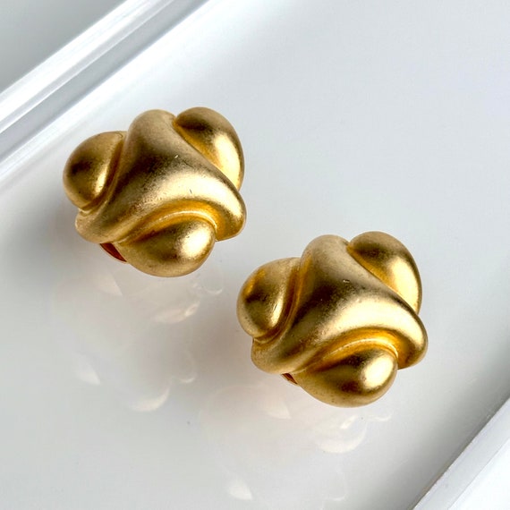 Boucles D'Oreilles Clip Vintage Kenneth Jay Lane (KJL) - Motif Lion De Porte En Métal Doré